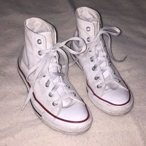 🌱WHITE HIGH TOP CONVERSE🌱